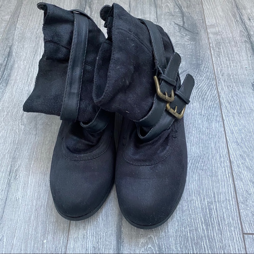 Boots - Picture 3 of 5